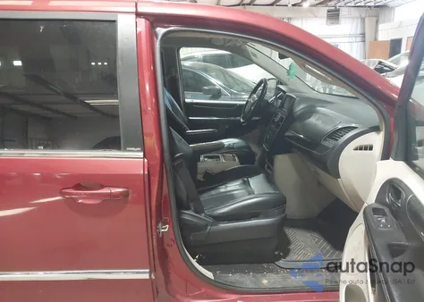 2014 Chrysler Town & Country Touring z USA, uszkodzony, nr VIN 2C4RC1BG0ER126774